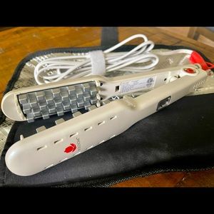 Voloom hair volumizing iron